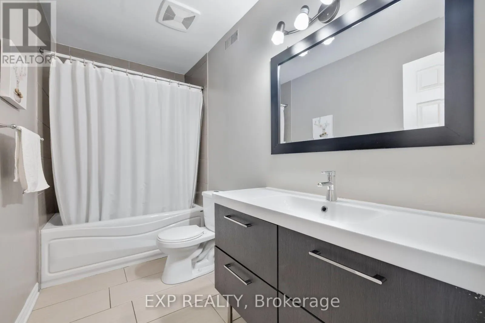 103 FLAMBOROUGH WAY