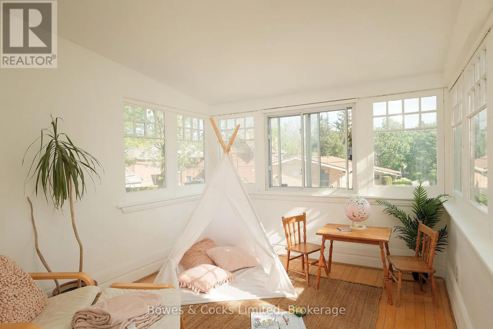 599 GILMOUR STREET