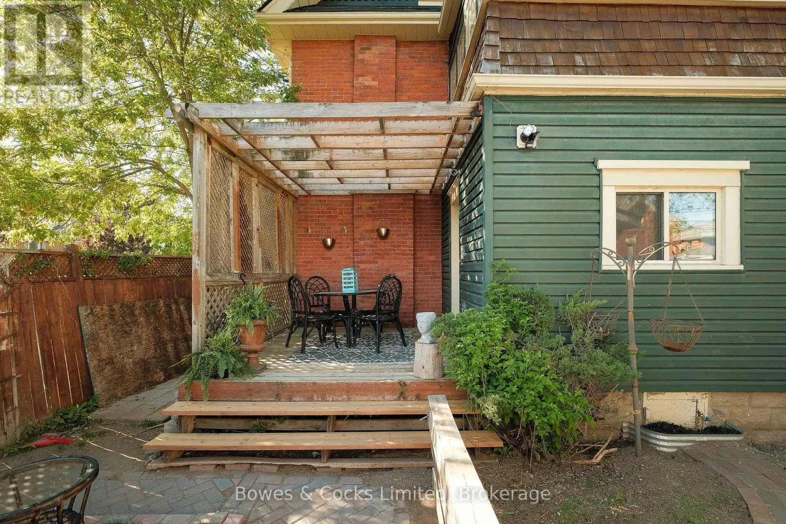 599 GILMOUR STREET