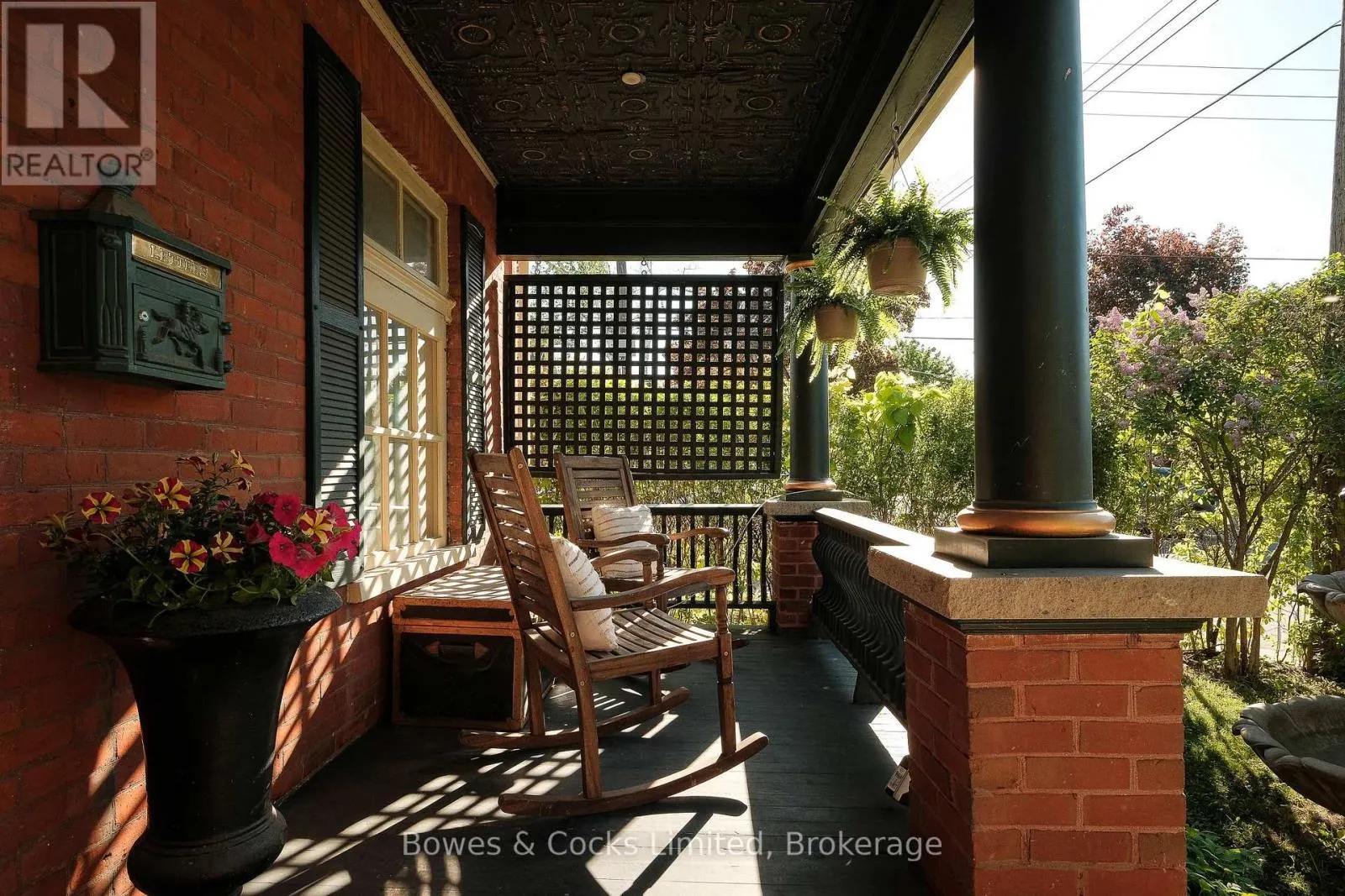 599 GILMOUR STREET