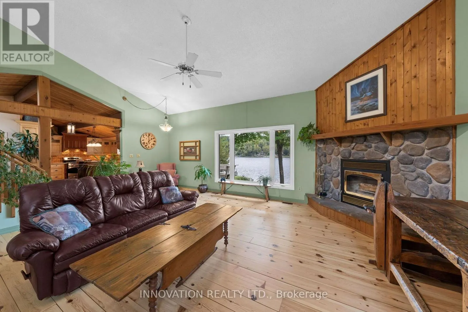 956 BAYVIEW DRIVE