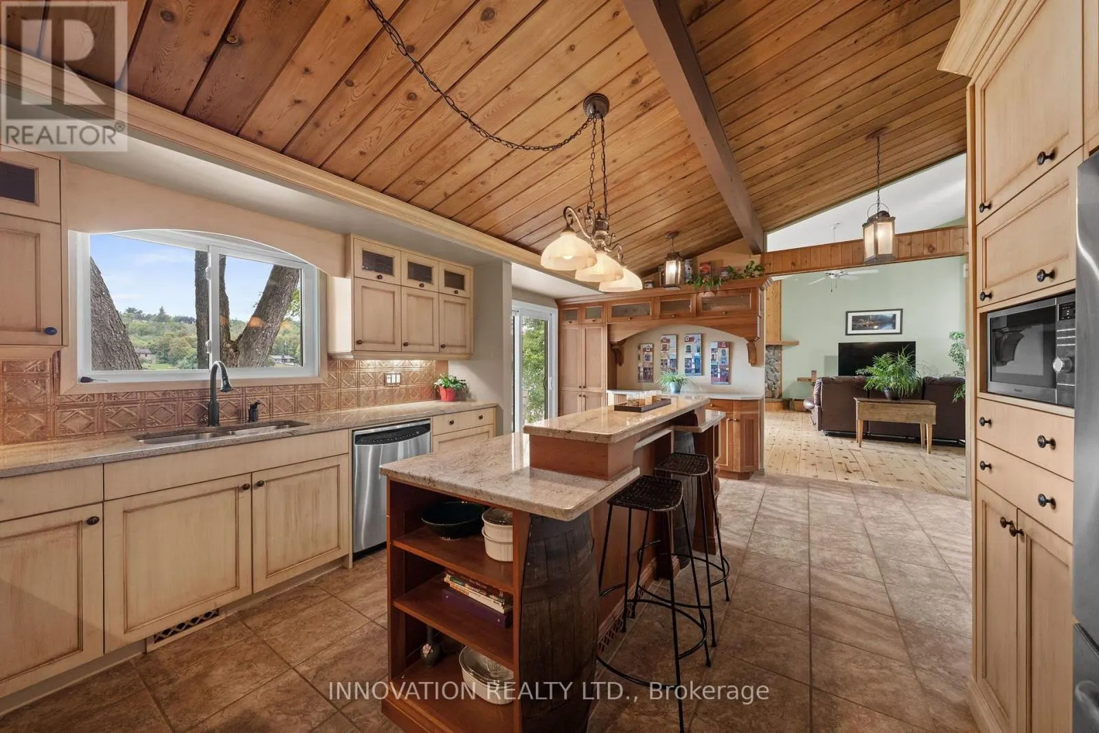 956 BAYVIEW DRIVE