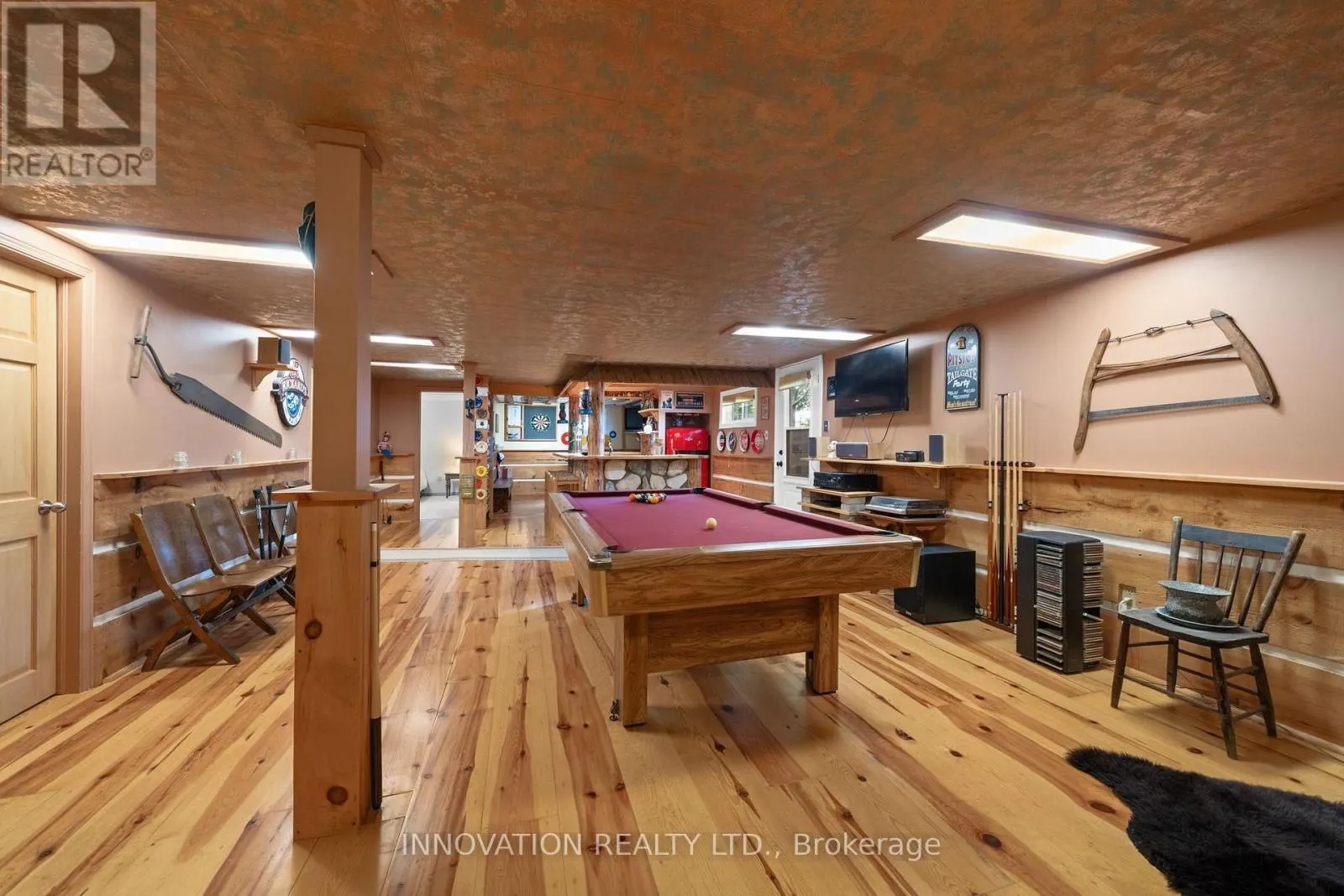 956 BAYVIEW DRIVE