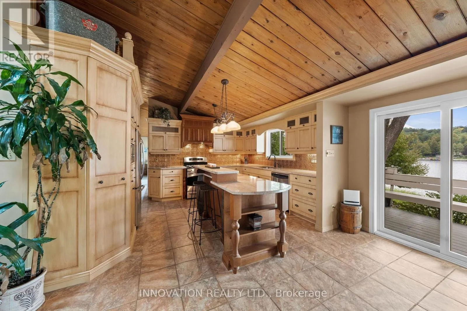 956 BAYVIEW DRIVE