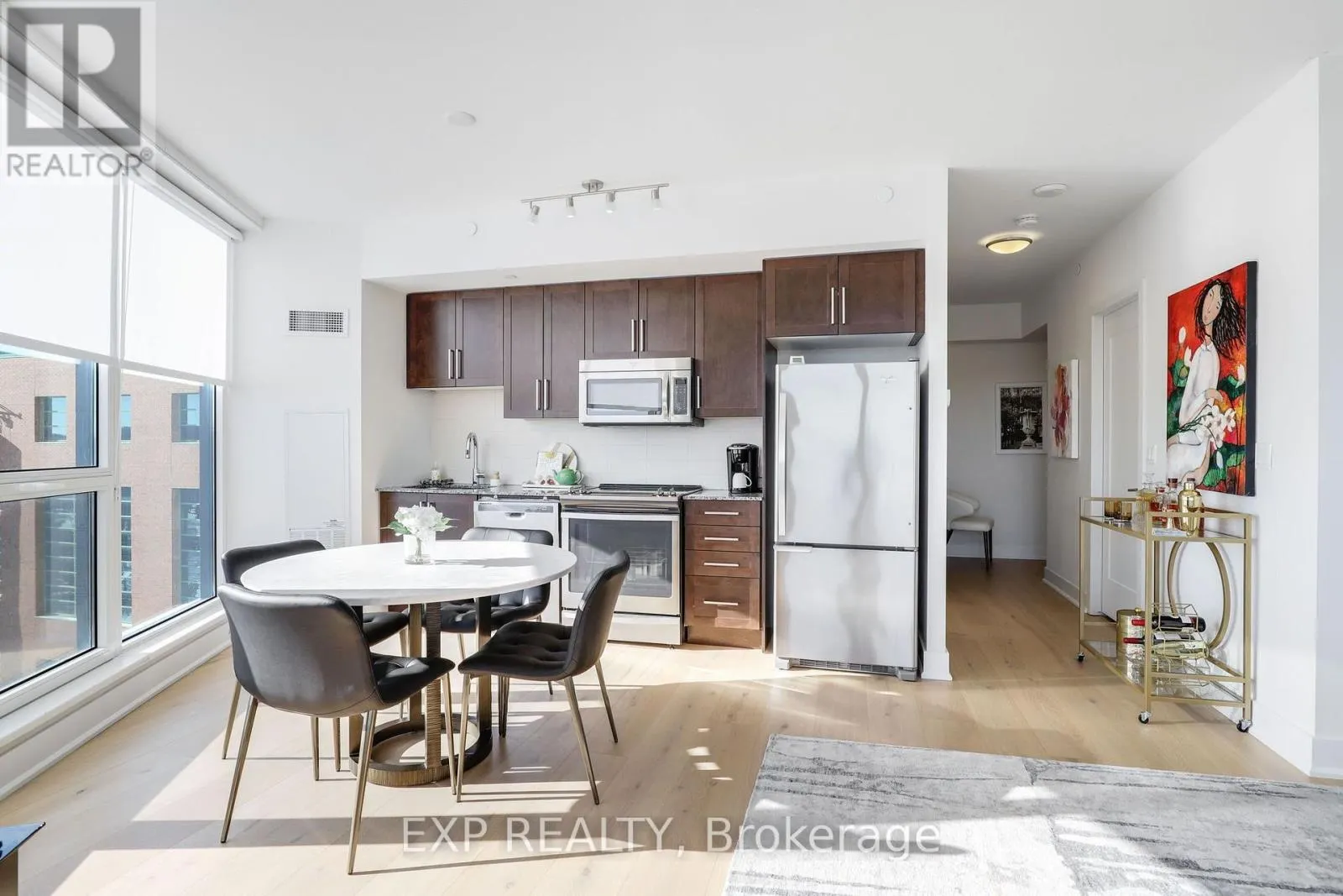 810 - 485 RICHMOND ROAD