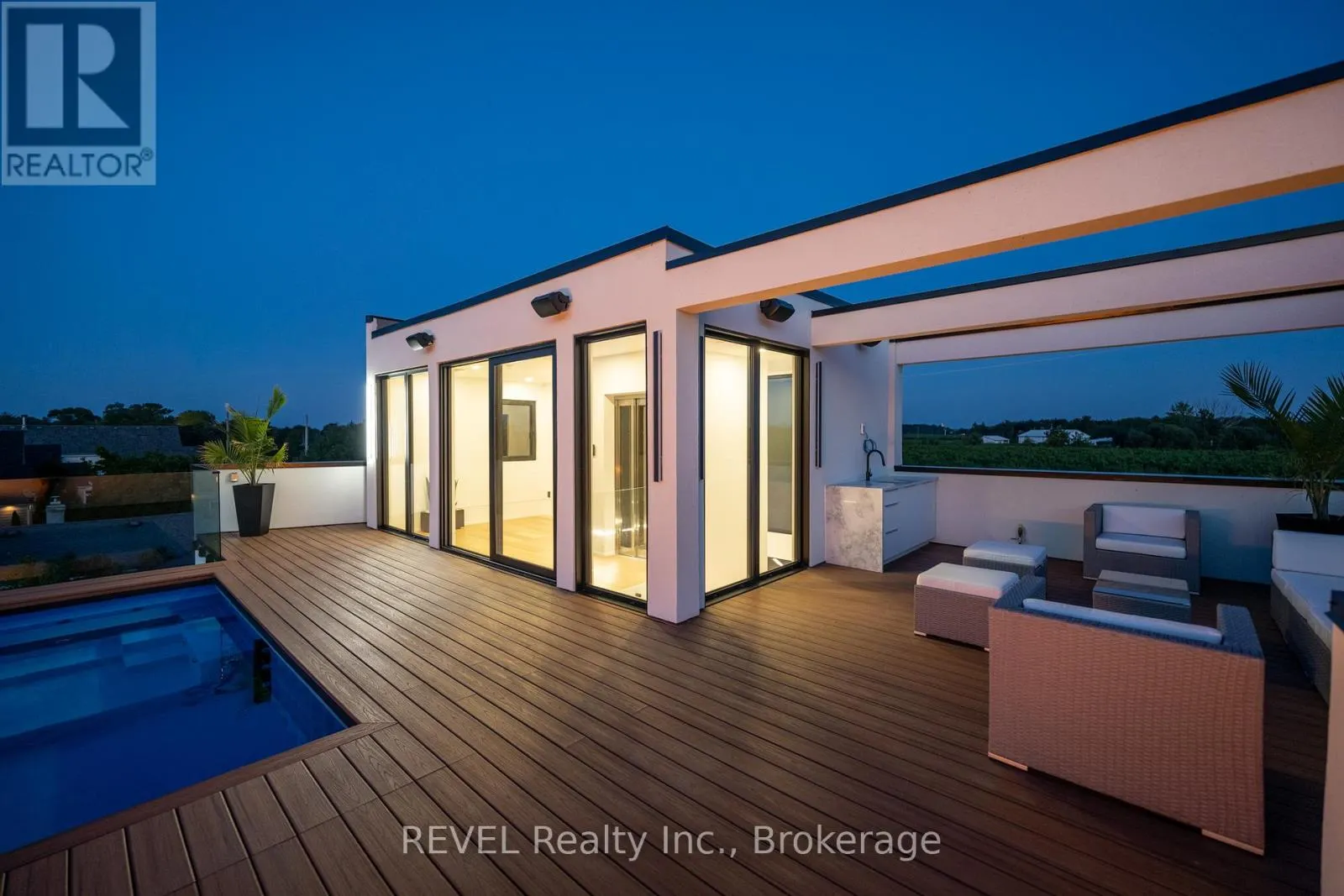 6 FIRELANE 11 STREET
