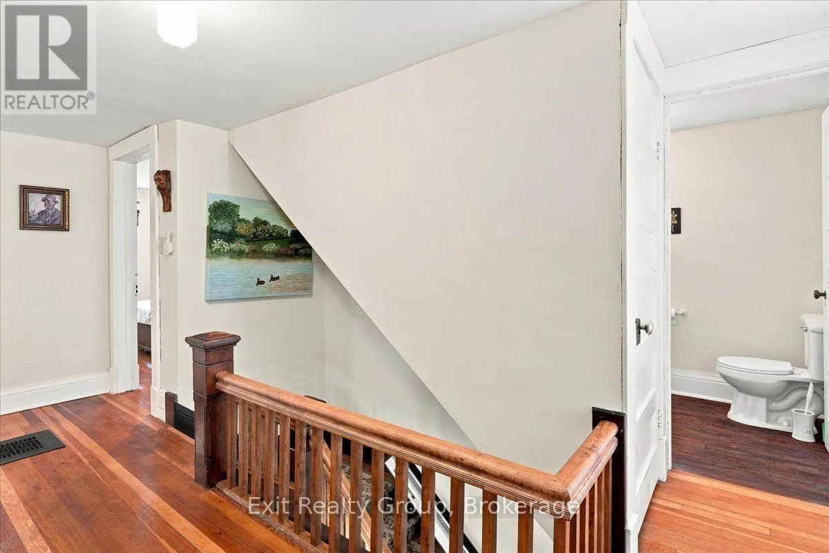 28 LORNE AVENUE