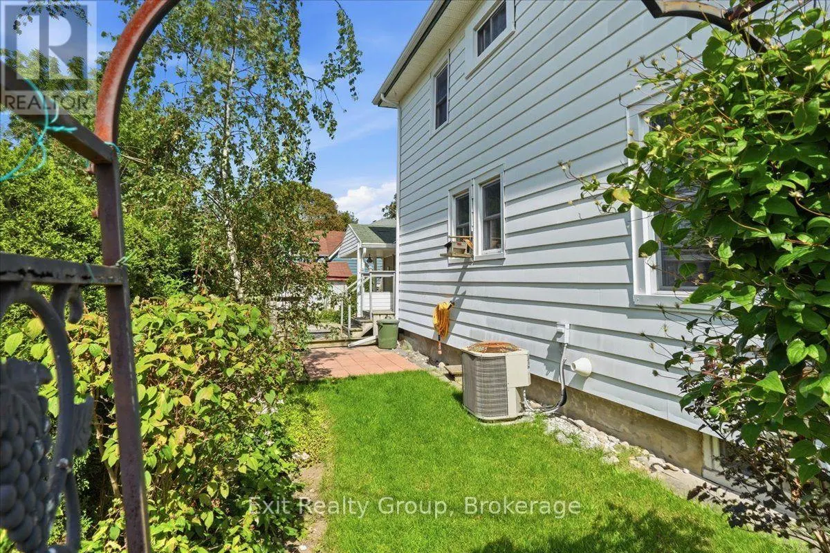 28 LORNE AVENUE