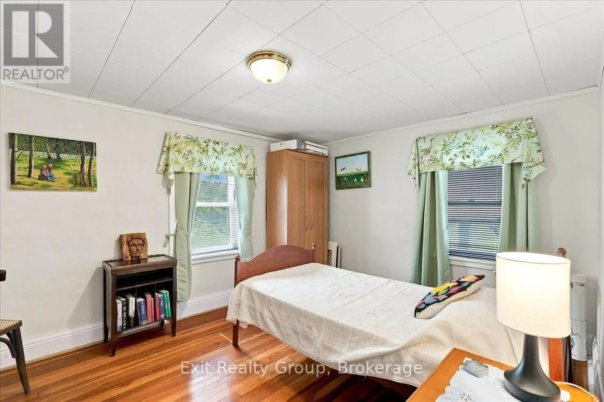 28 LORNE AVENUE