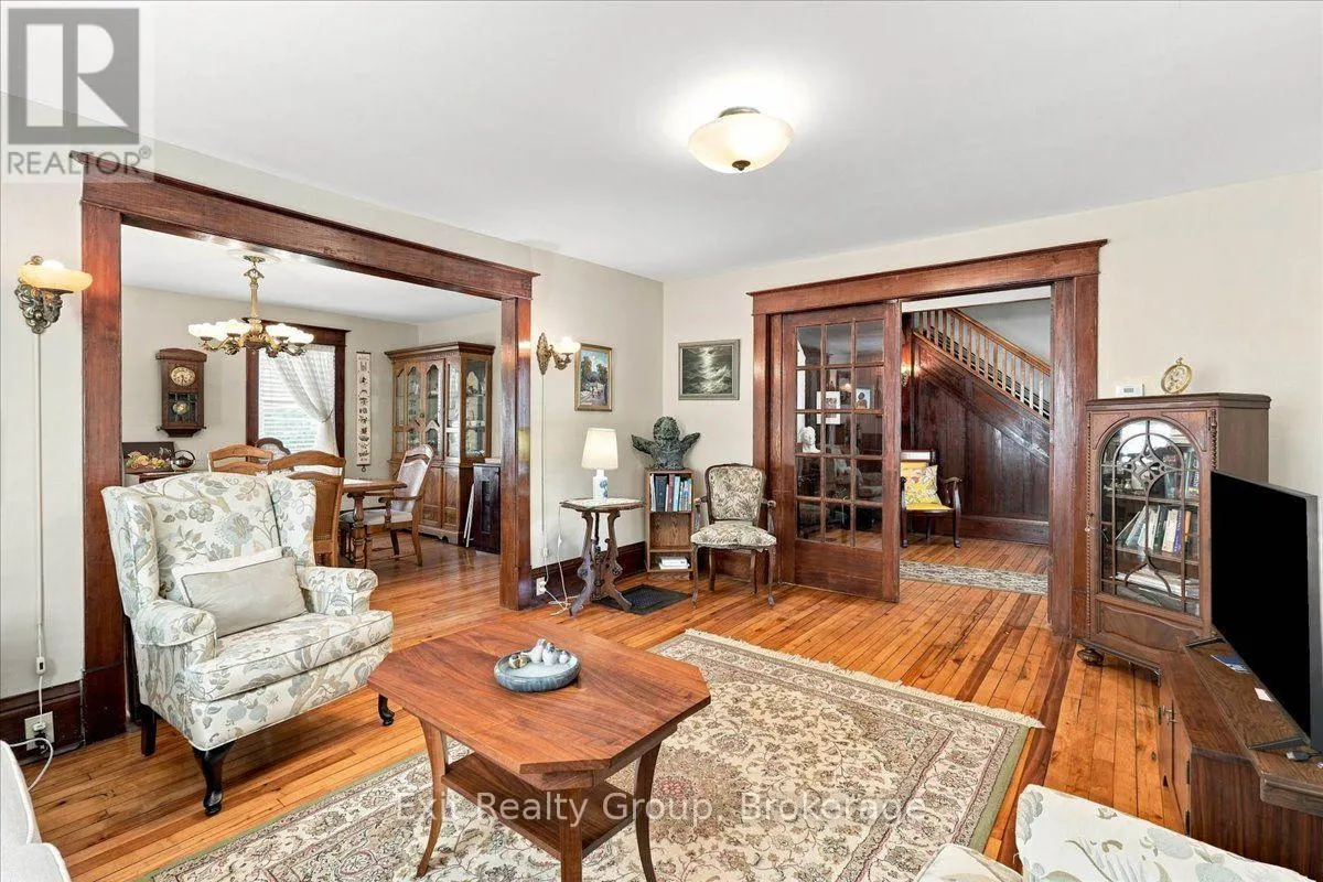 28 LORNE AVENUE