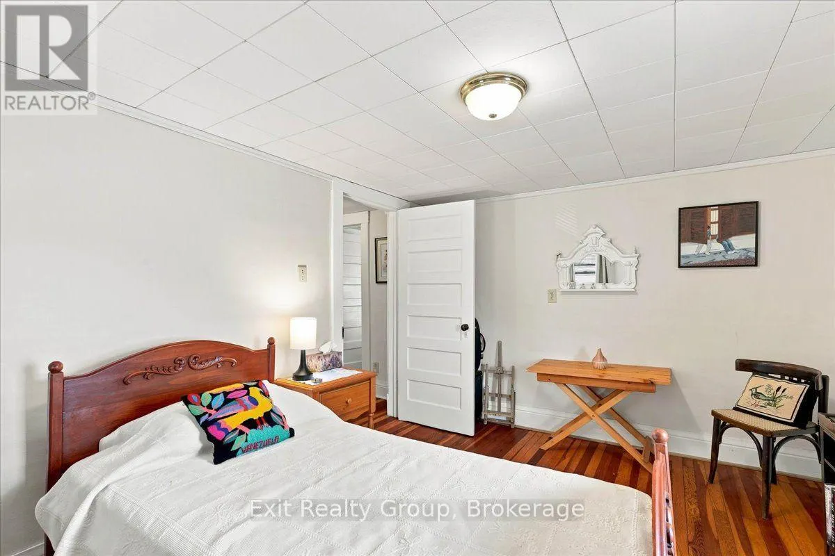28 LORNE AVENUE