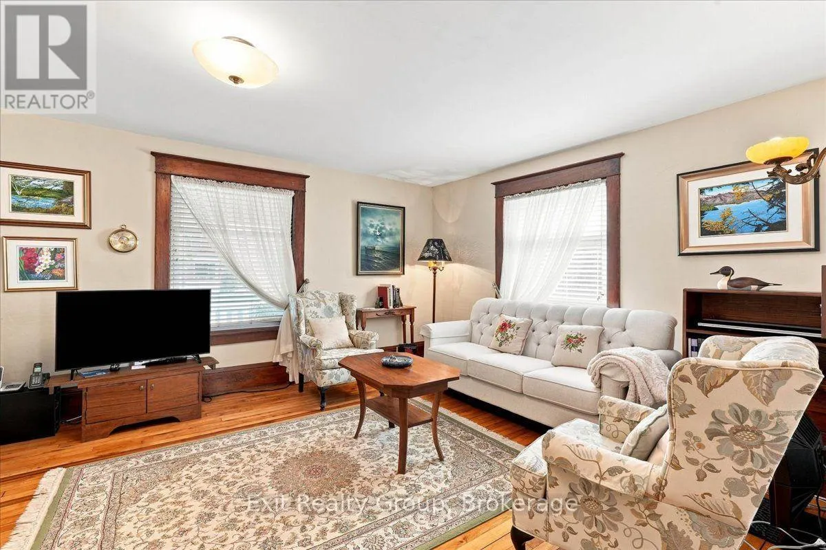 28 LORNE AVENUE