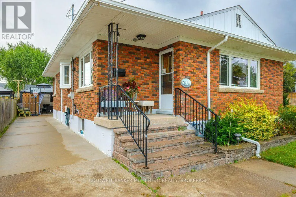 51 MARTIN STREET N