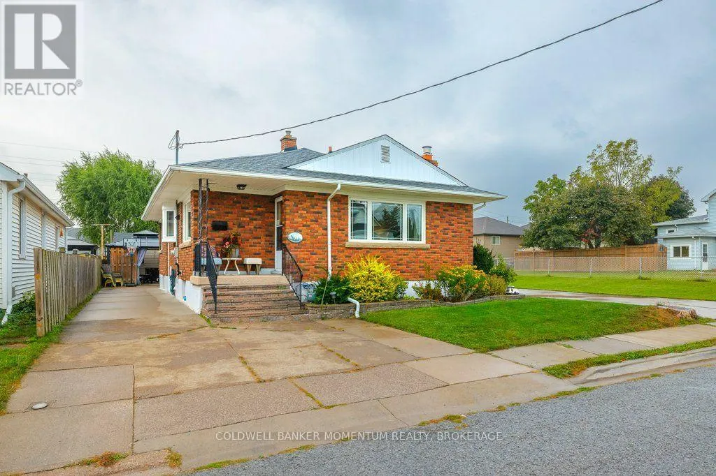 51 MARTIN STREET N