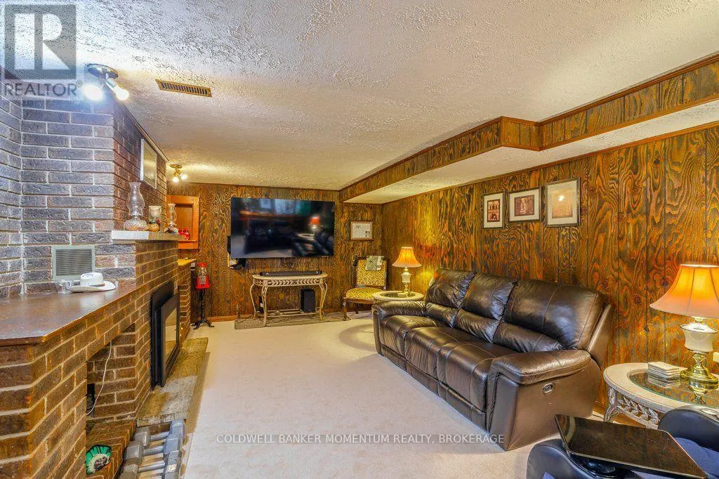 51 MARTIN STREET N