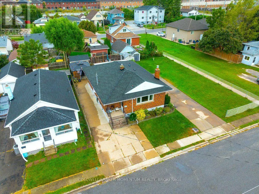 51 MARTIN STREET N