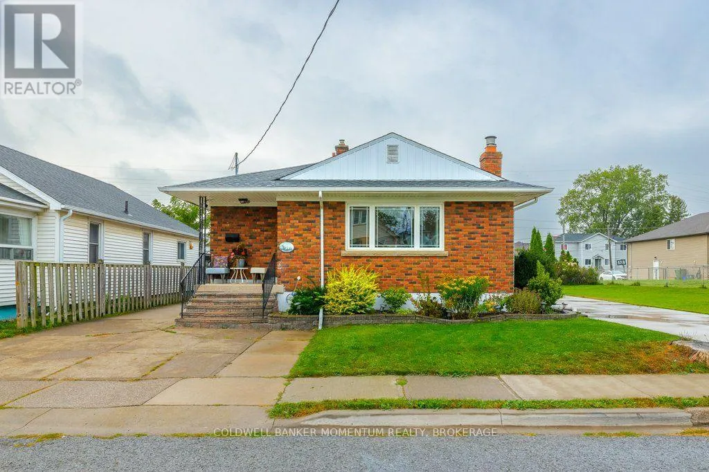 51 MARTIN STREET N