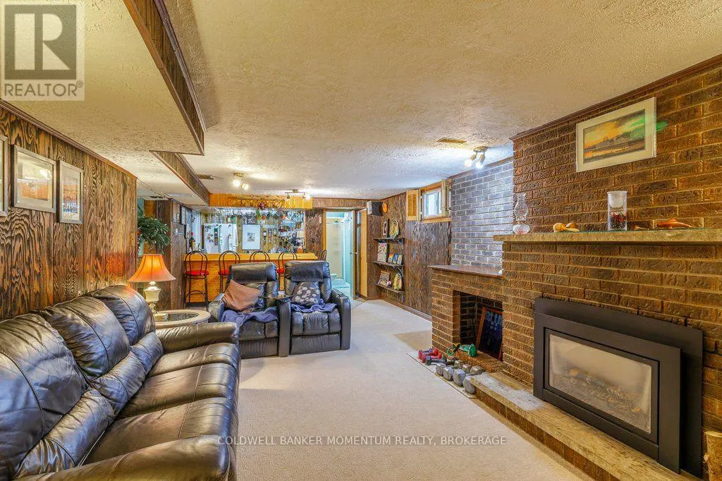 51 MARTIN STREET N