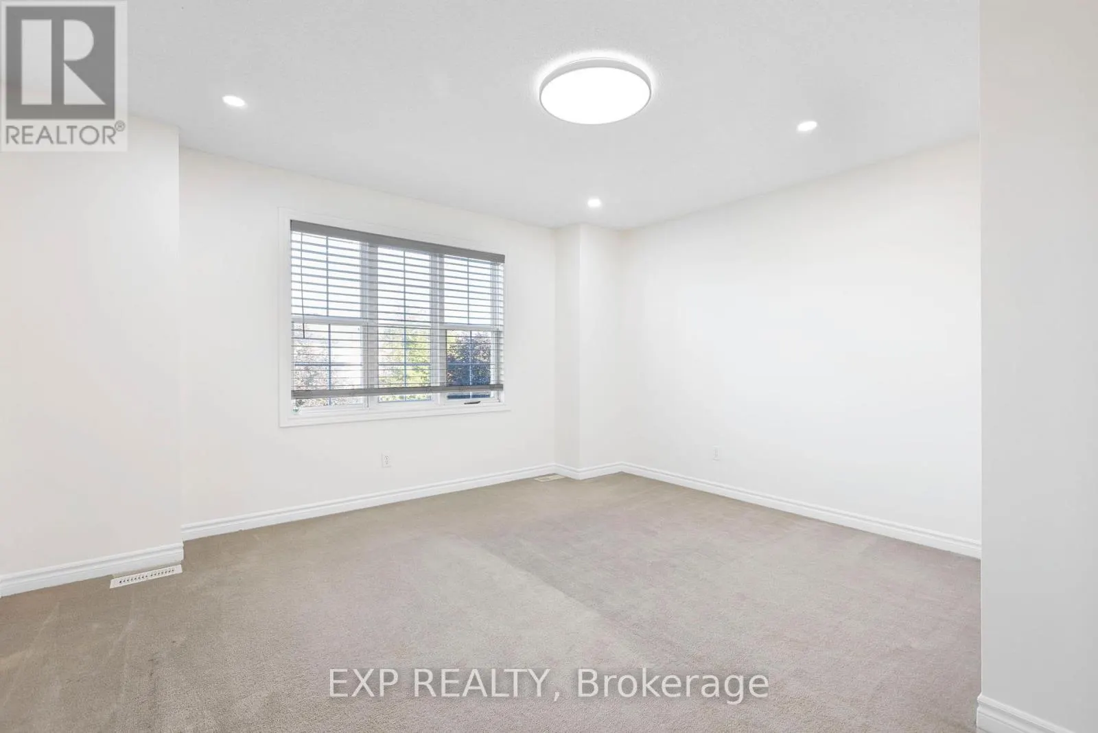 35 THAMES WAY