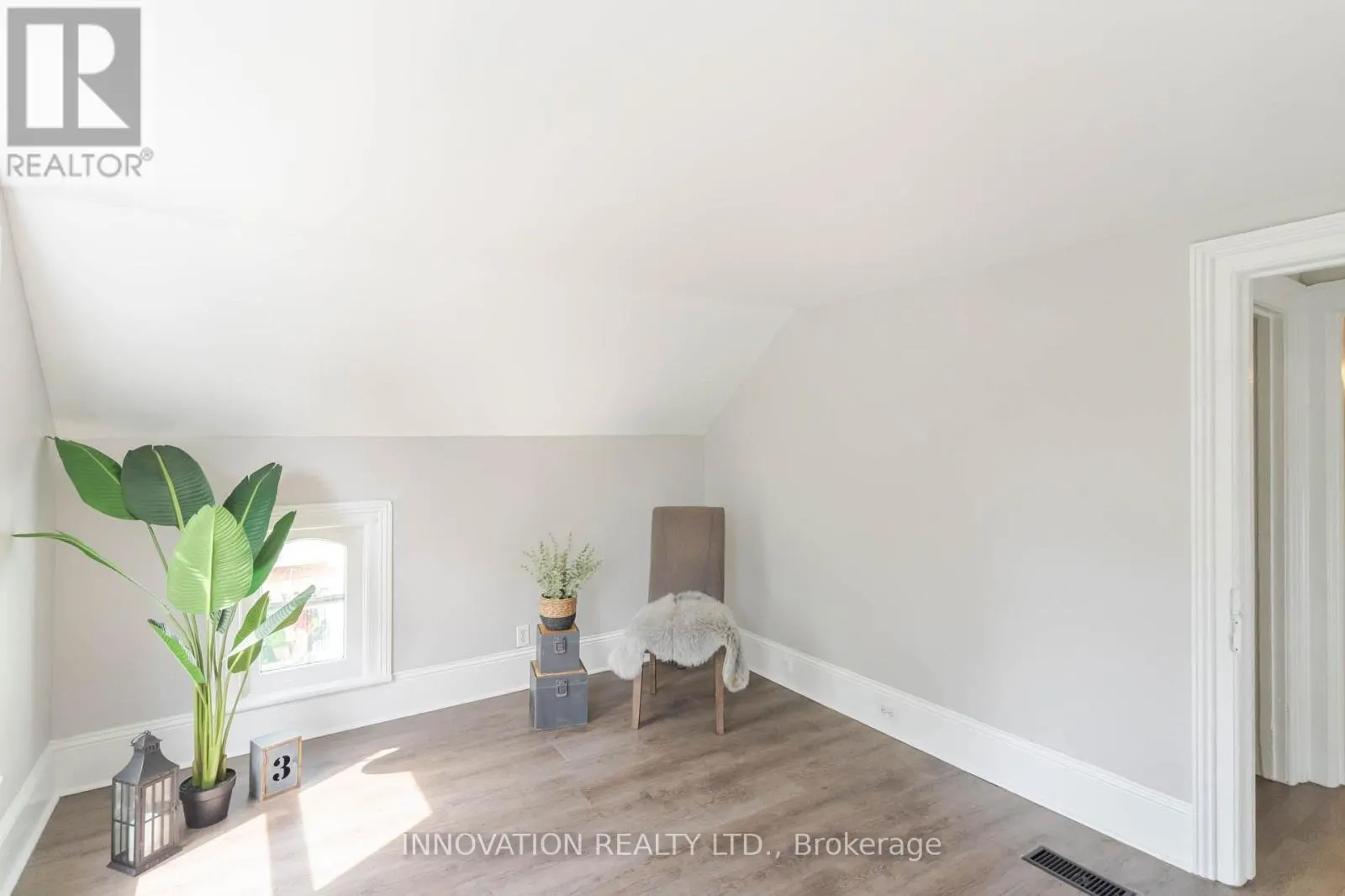 106 JAMES STREET E