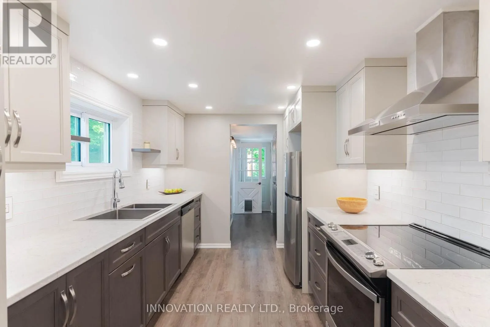 106 JAMES STREET E