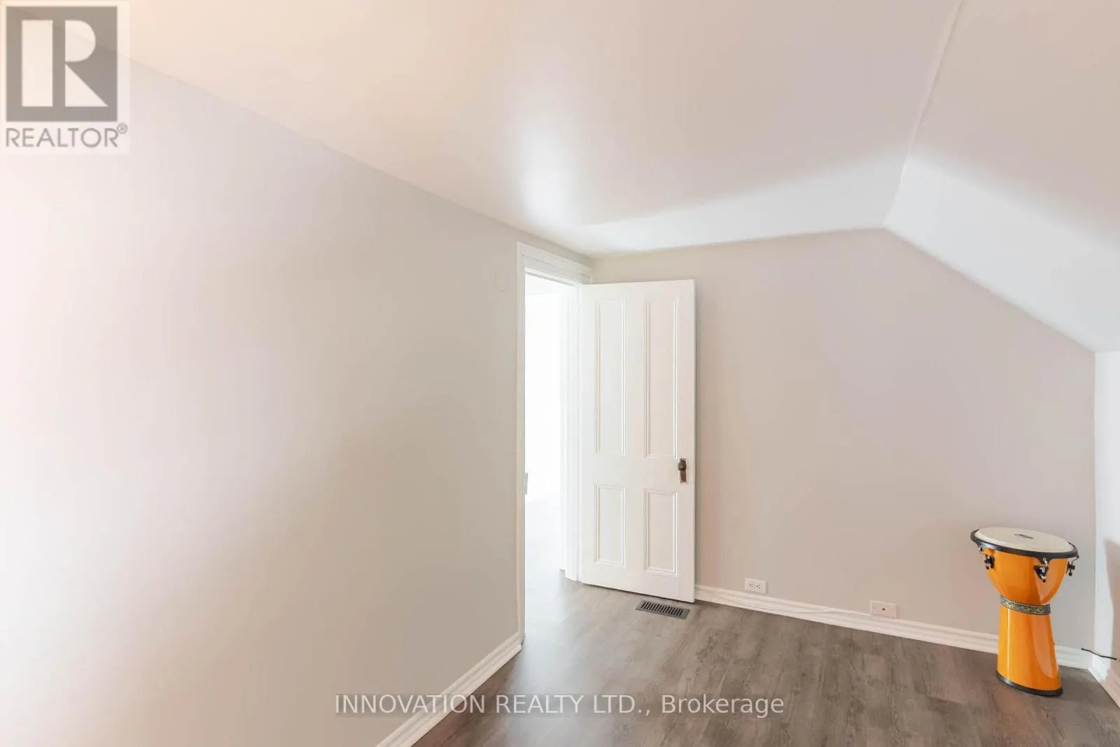 106 JAMES STREET E