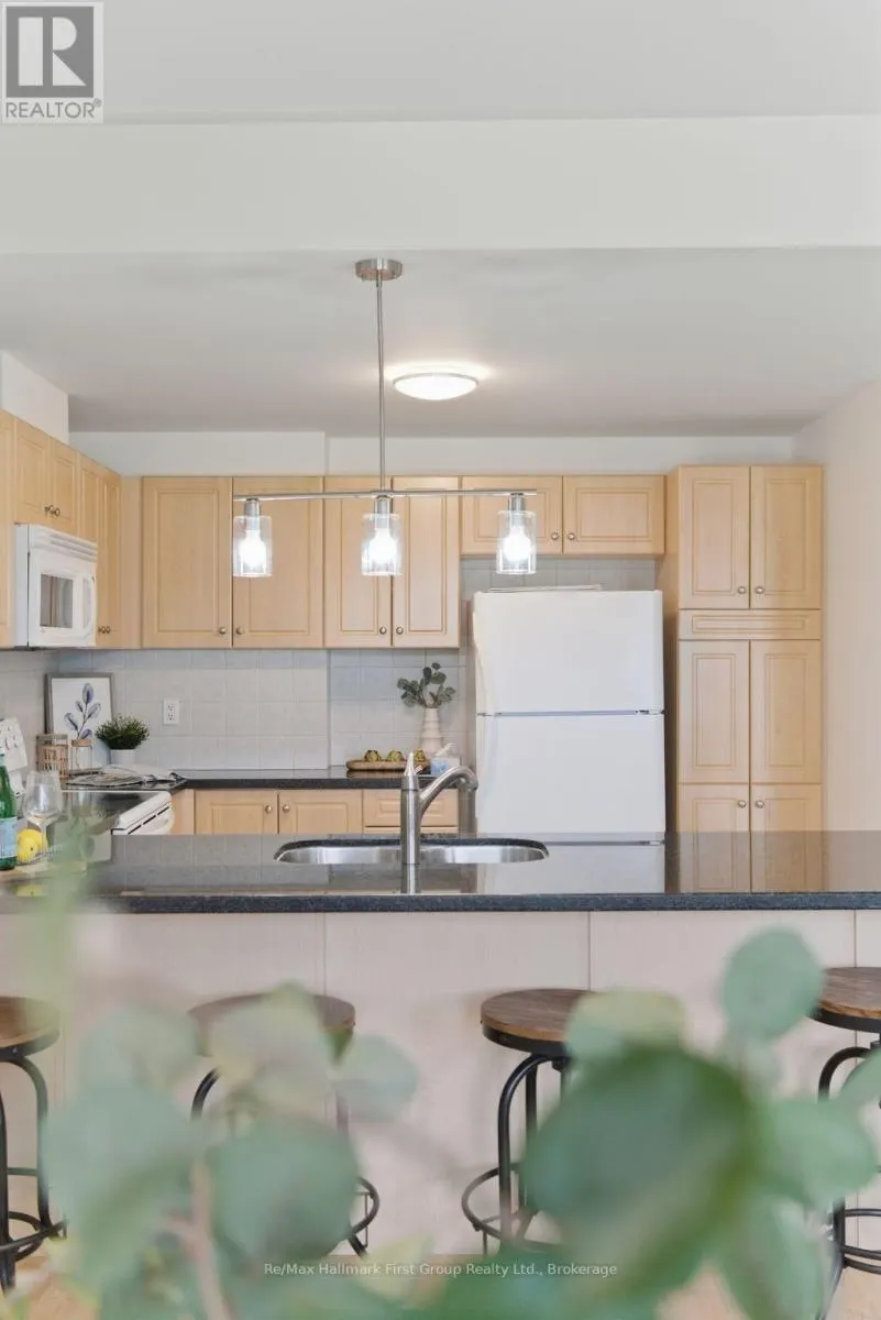 215 - 145 THIRD STREET #215