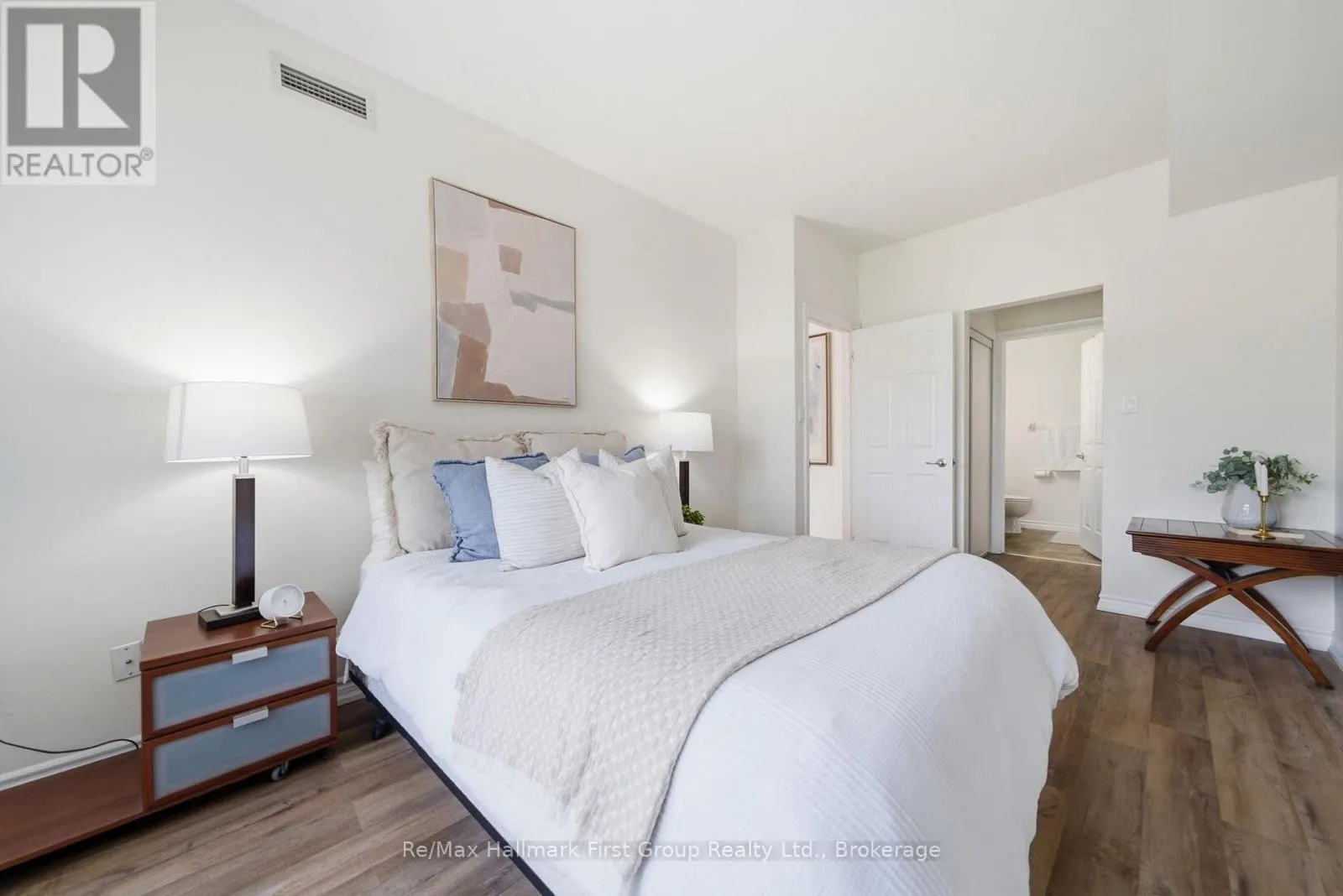215 - 145 THIRD STREET #215