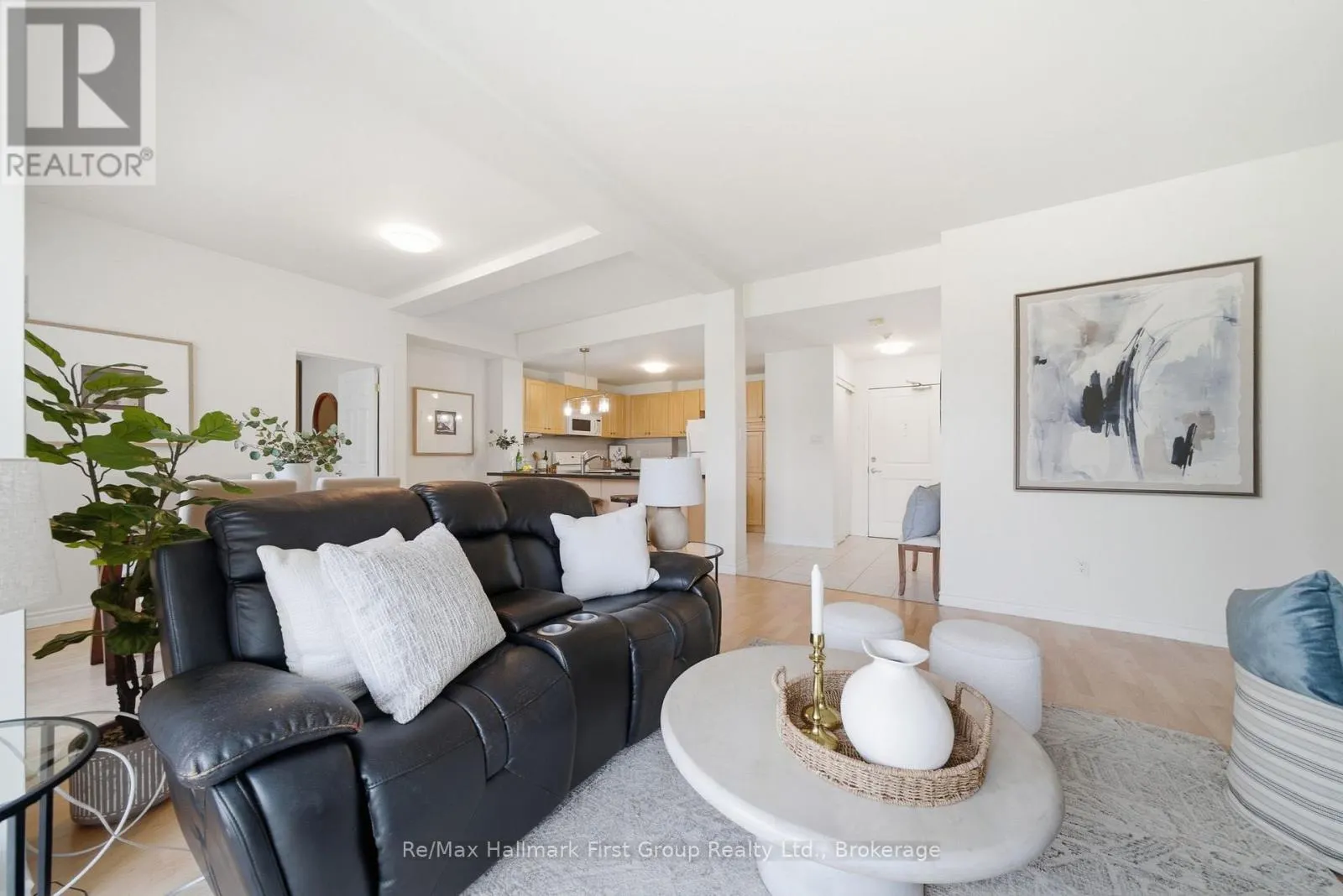 215 - 145 THIRD STREET #215