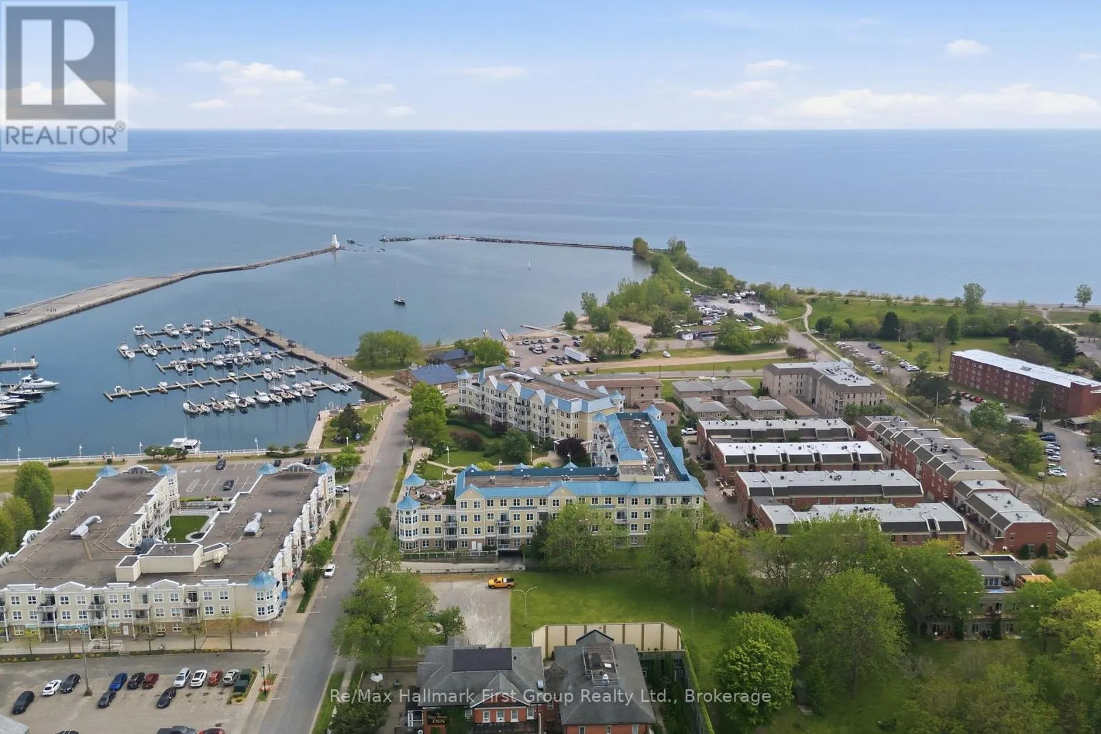 215 - 145 THIRD STREET #215