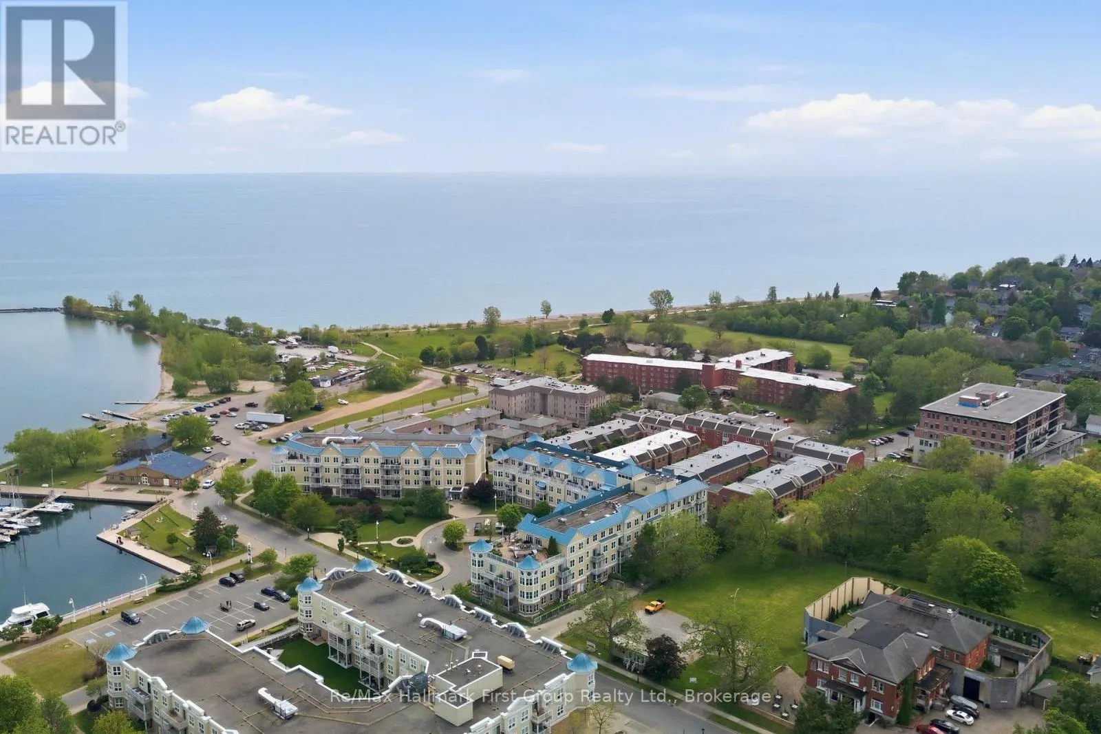 215 - 145 THIRD STREET #215