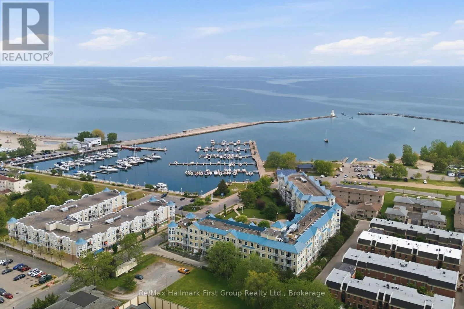 215 - 145 THIRD STREET #215