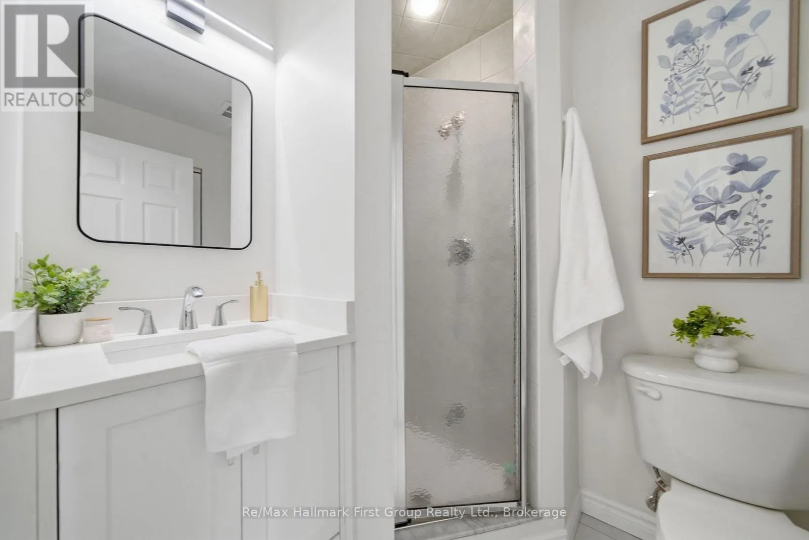 215 - 145 THIRD STREET #215