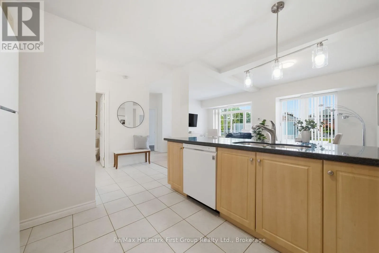 215 - 145 THIRD STREET #215