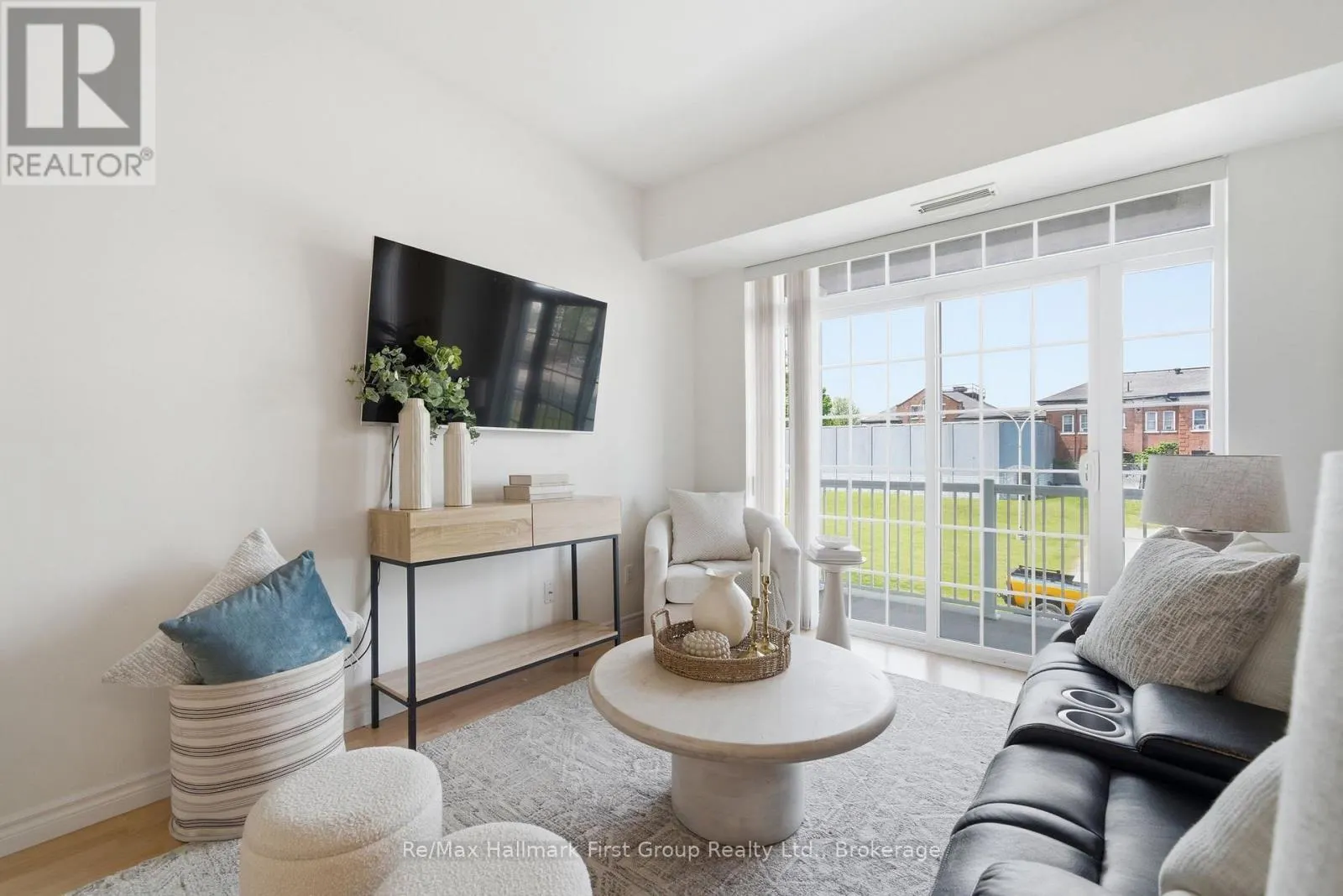 215 - 145 THIRD STREET #215