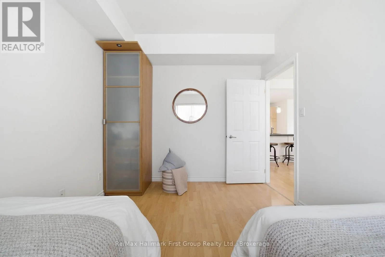 215 - 145 THIRD STREET #215