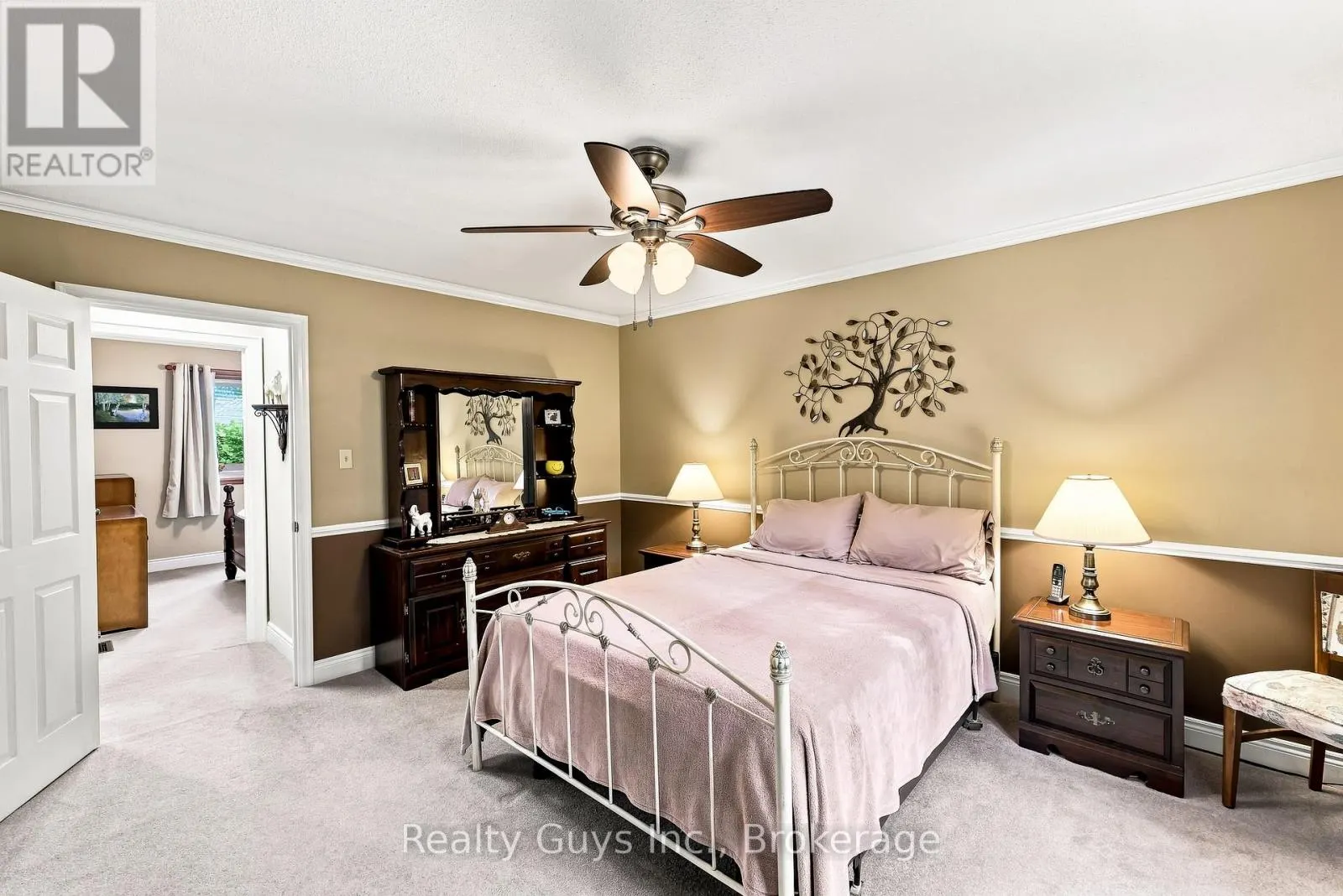 498 AVA CRESCENT