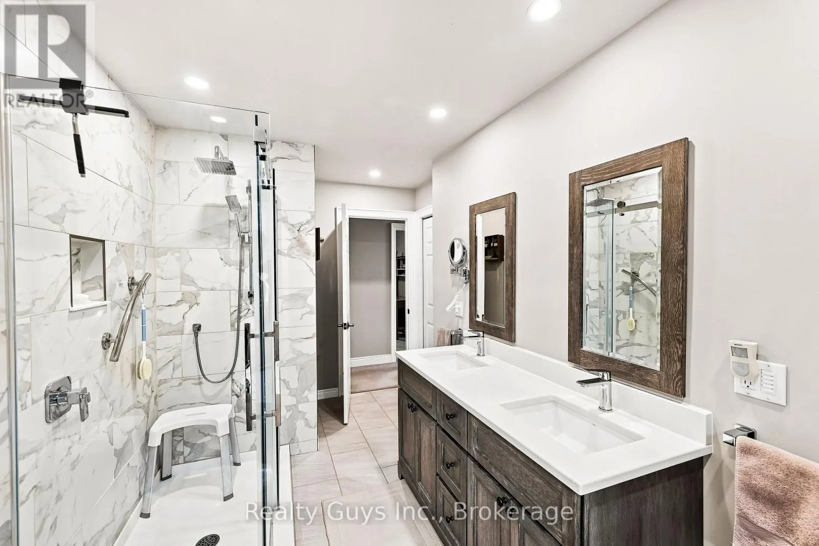 498 AVA CRESCENT