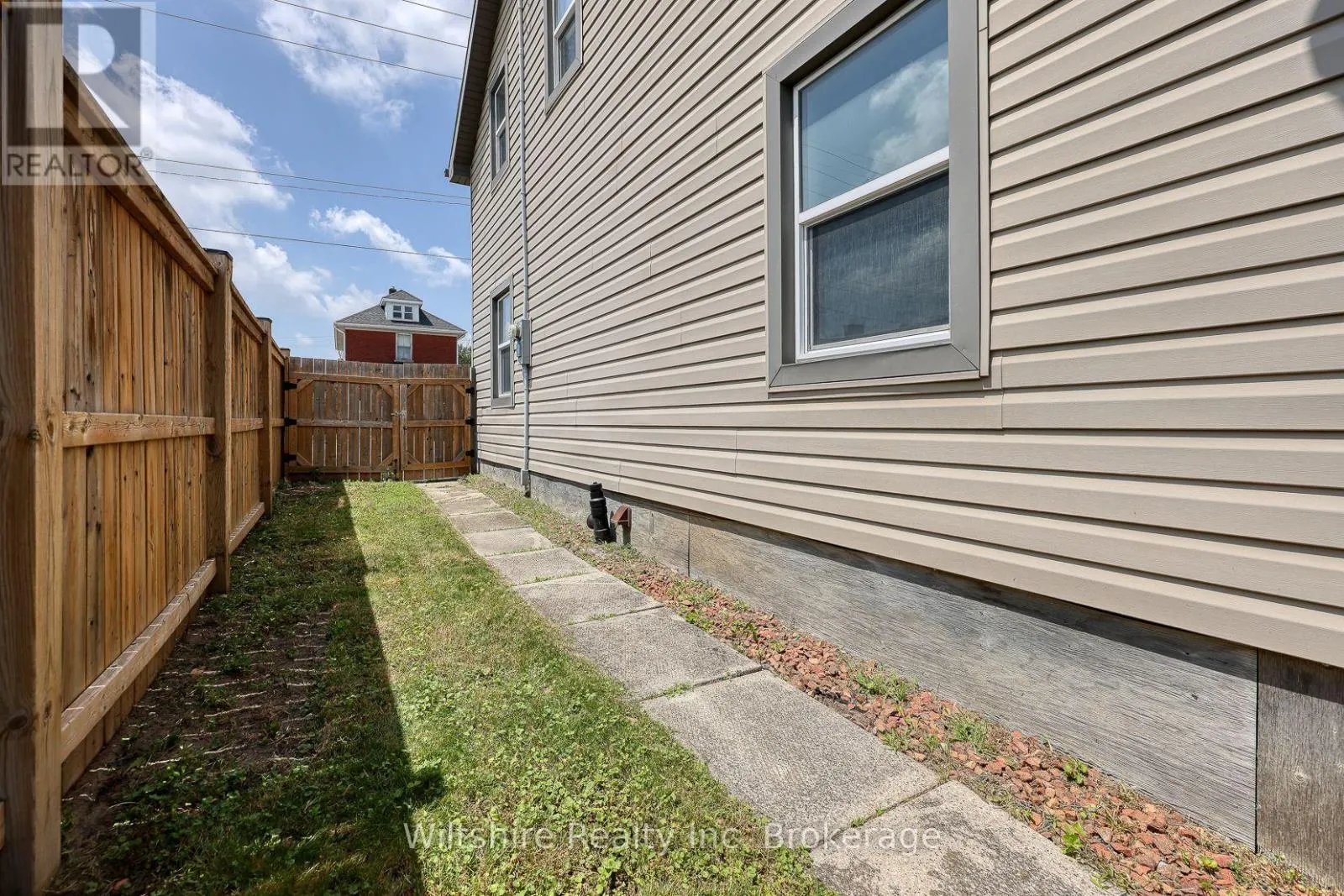 52 BIDWELL STREET