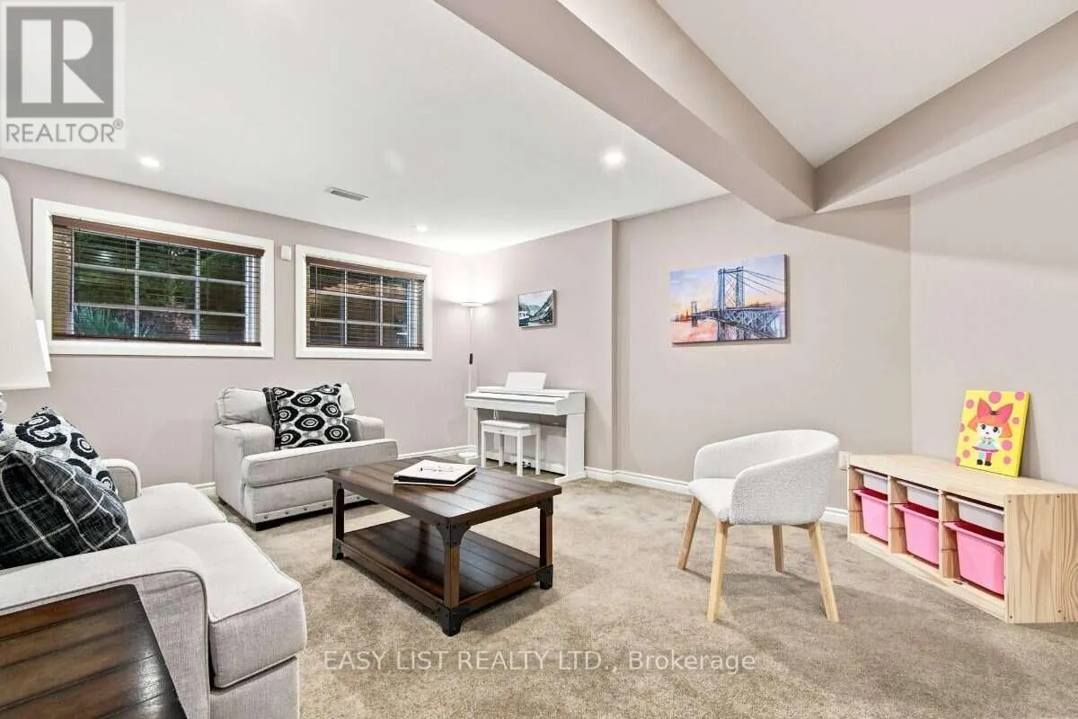 5929 ROSEWOOD CRESCENT