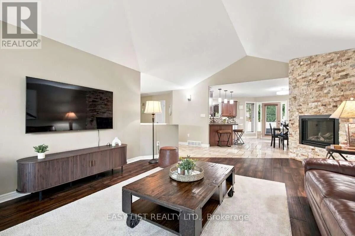 5929 ROSEWOOD CRESCENT