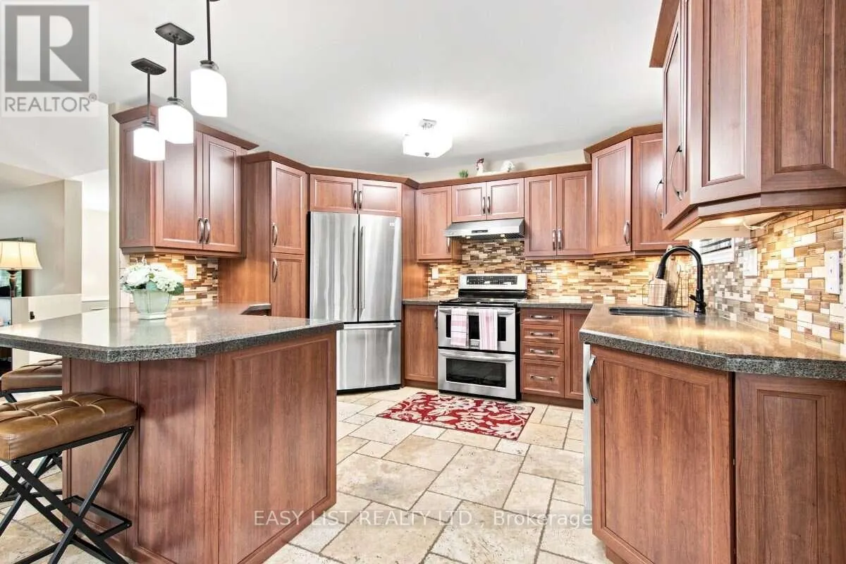 5929 ROSEWOOD CRESCENT