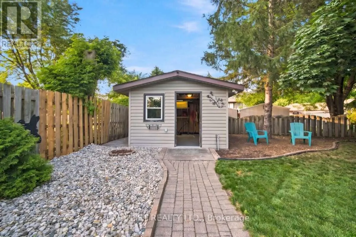 5929 ROSEWOOD CRESCENT