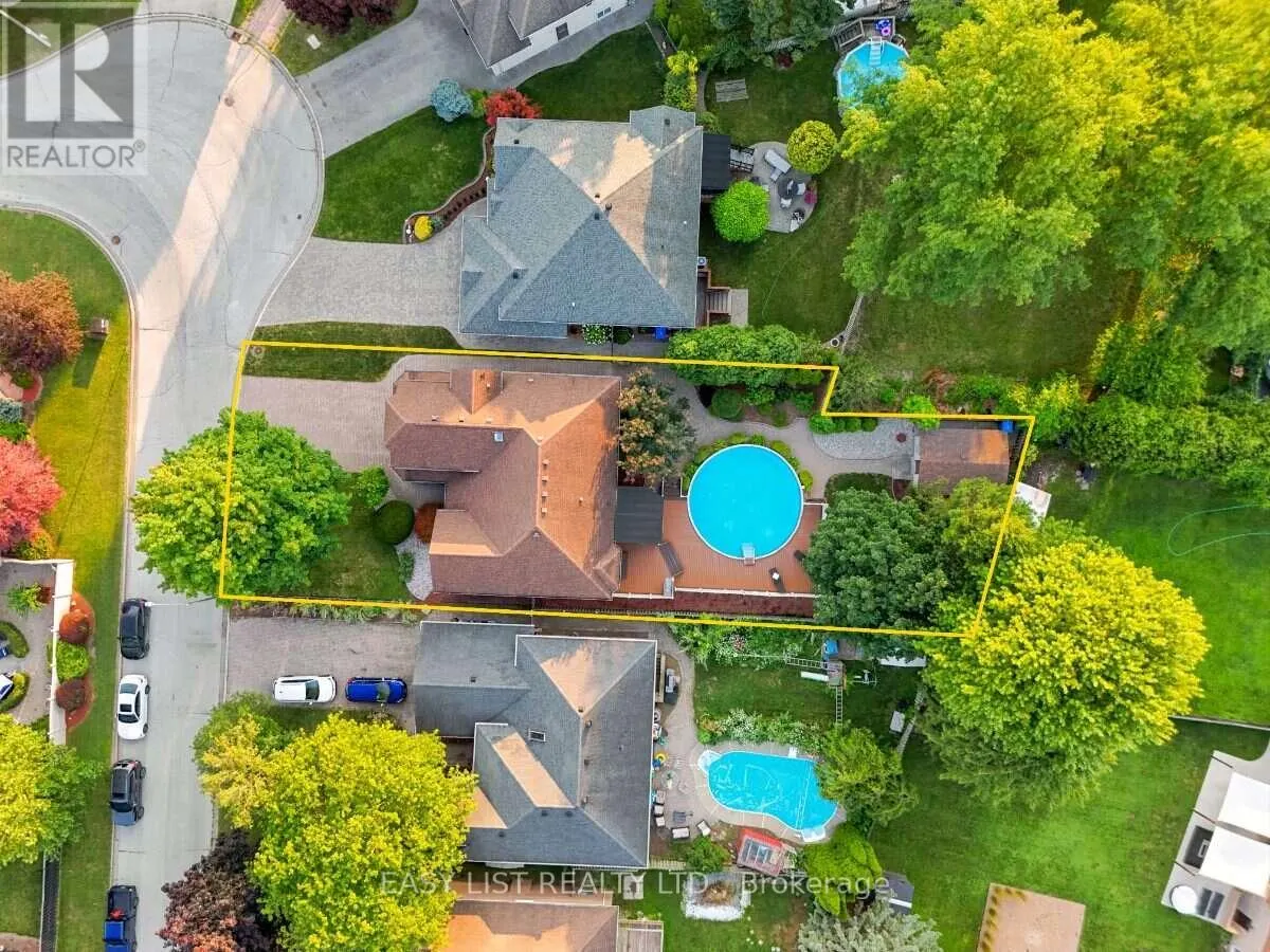 5929 ROSEWOOD CRESCENT