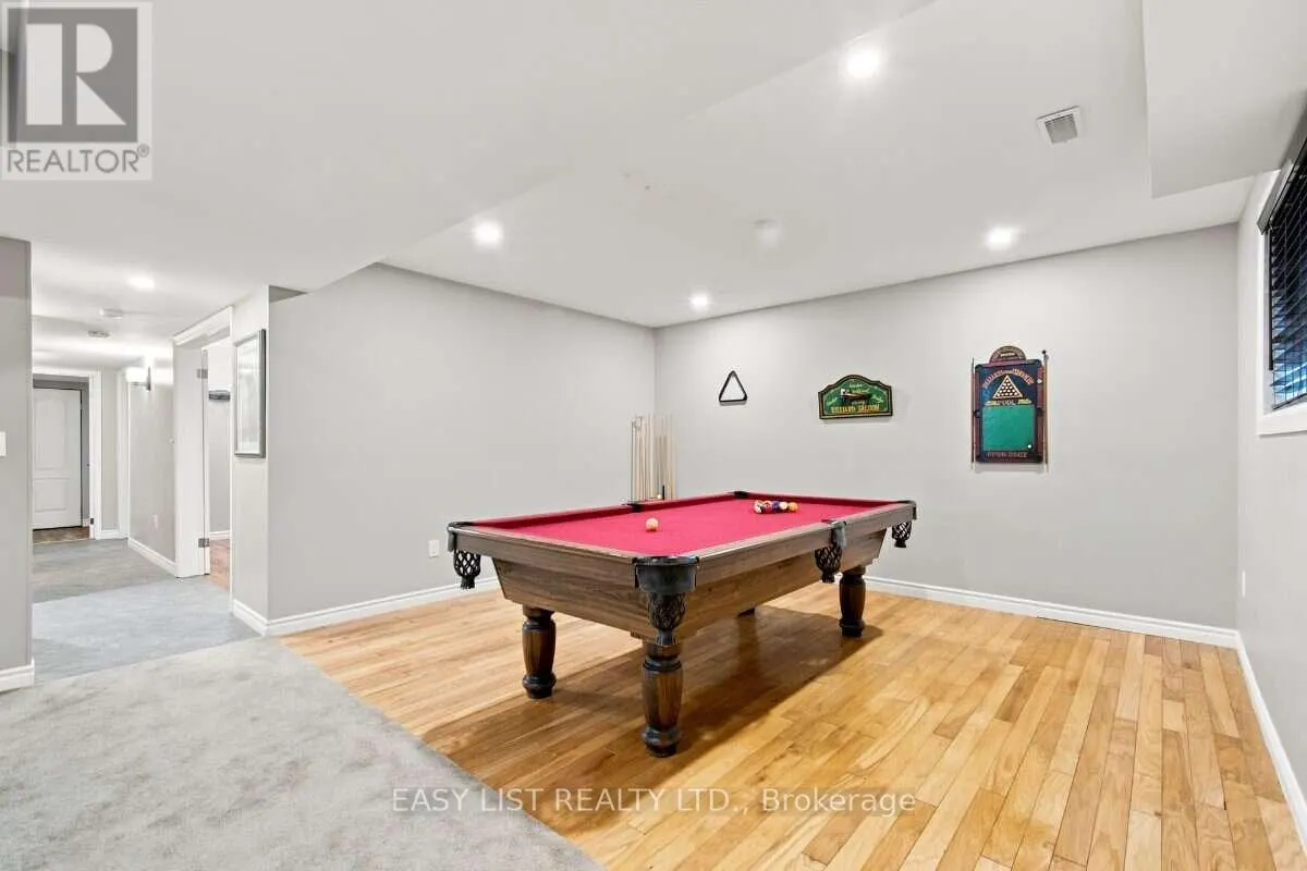 5929 ROSEWOOD CRESCENT