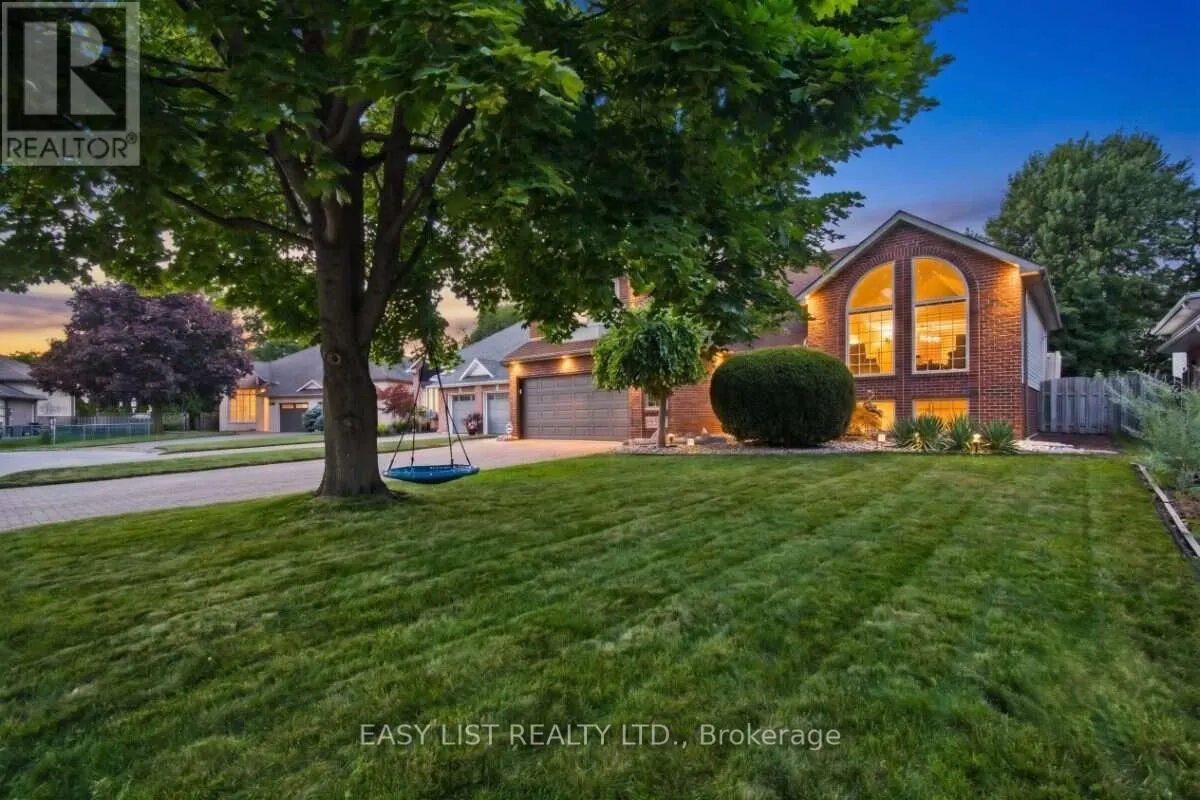 5929 ROSEWOOD CRESCENT