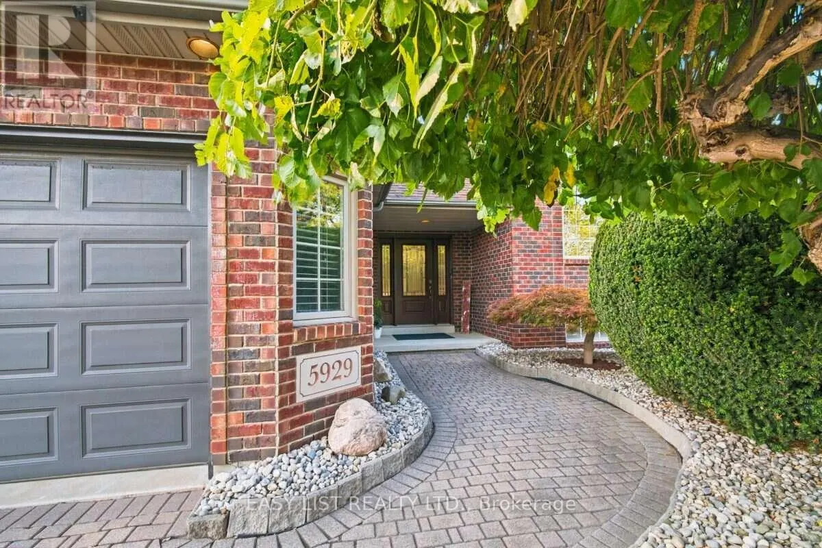 5929 ROSEWOOD CRESCENT