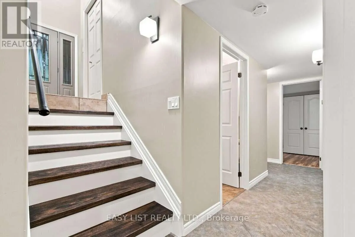 5929 ROSEWOOD CRESCENT