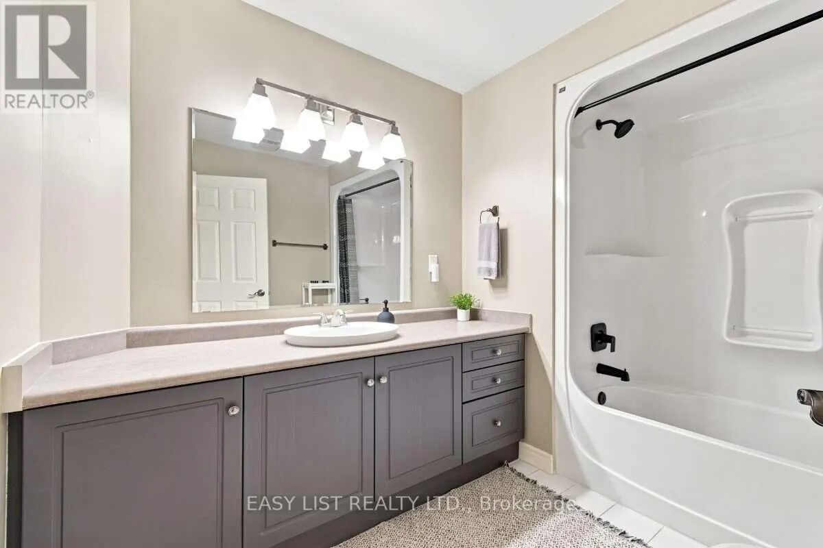 5929 ROSEWOOD CRESCENT