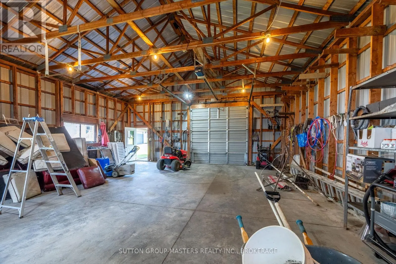 175 PLEASURE PT. LANE